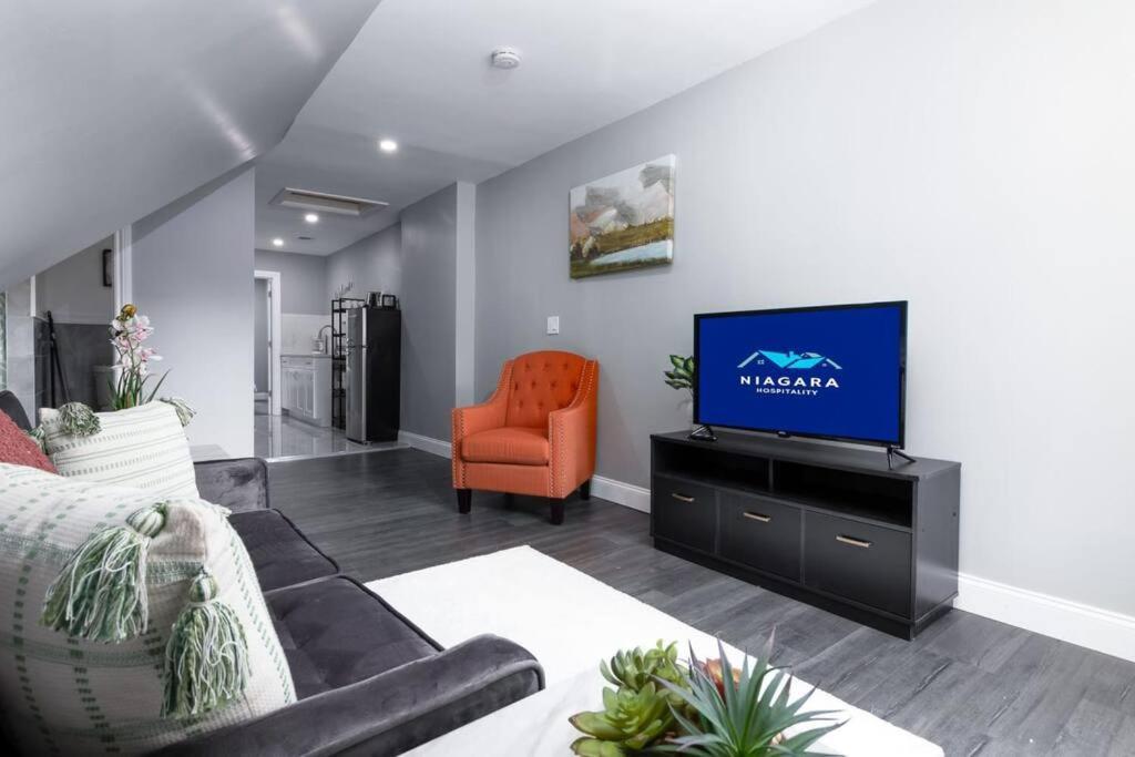 Cozy Micro Apartment, Minutes From Falls Niagara Falls Extérieur photo